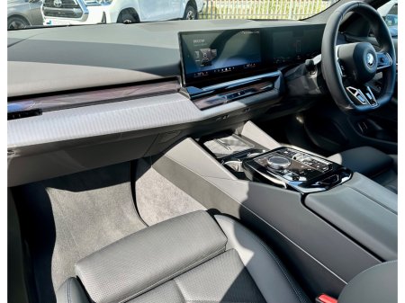 2026 BMW 5-Series - photo 23