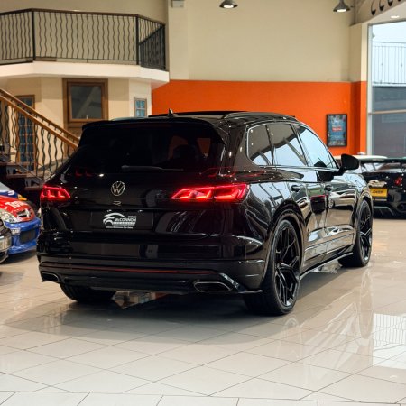 2022 Volkswagen Touareg - photo 6