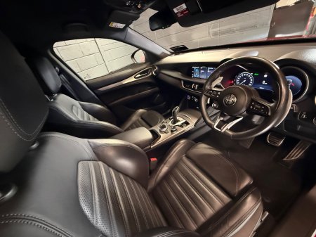 2025 Alfa Romeo Stelvio - photo 8