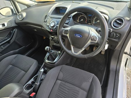 2015 Ford Fiesta - photo 11