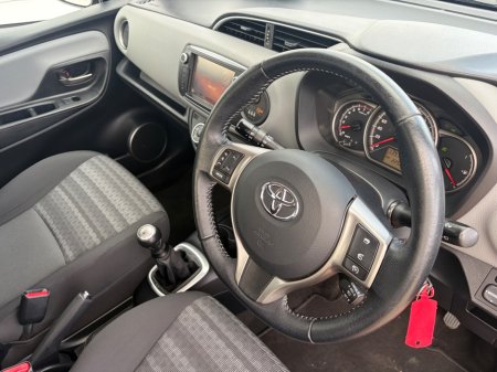2017 Toyota Yaris - photo 5