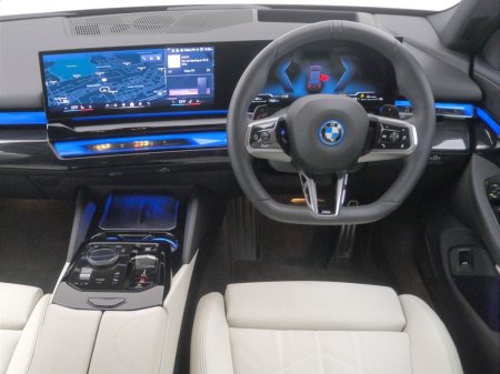 2026 BMW 5-Series - photo 5