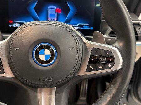 2024 BMW 3-Series - photo 17