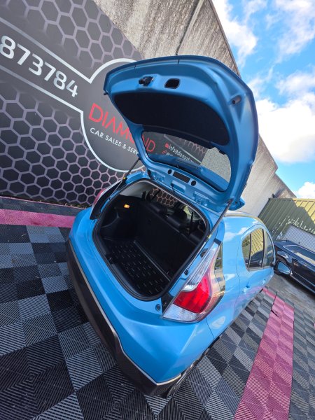 2015 Toyota Aqua - photo 7