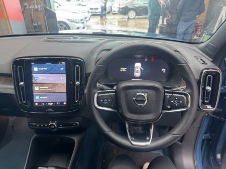 2023 Volvo XC40 - photo 7