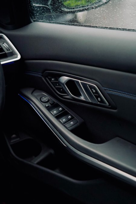 2022 BMW 3-Series - photo 15