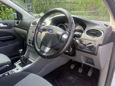 2010 Ford Focus - photo 9