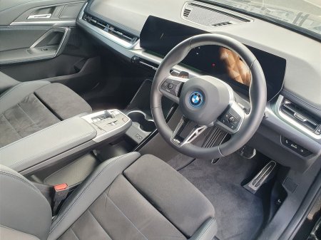 2025 BMW iX1 - photo 6