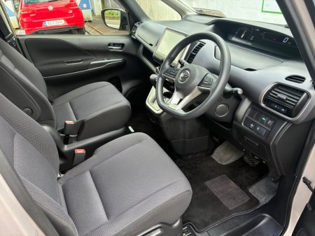2017 Nissan Serena - photo 11