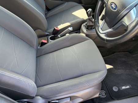 2017 Ford Fiesta - photo 18