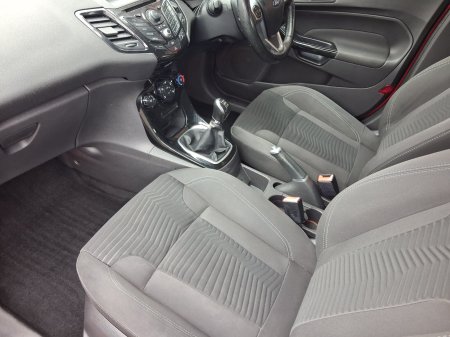2014 Ford Fiesta - photo 15