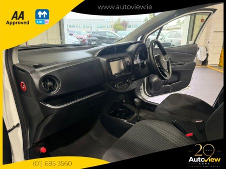 2019 Toyota Vitz - photo 17