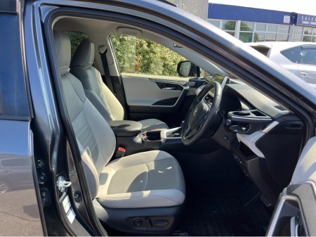 2020 Toyota RAV4 - photo 11