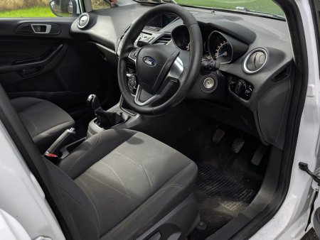 2016 Ford Fiesta - photo 7