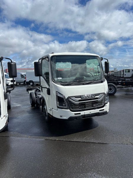 2026 Isuzu NPR