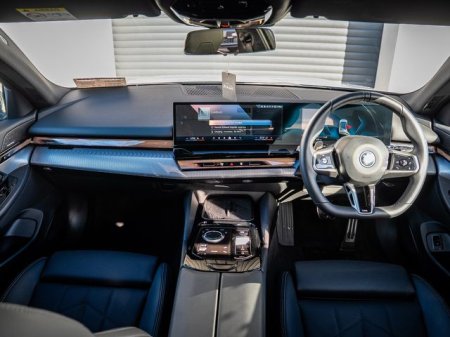 2025 BMW i5 - photo 8