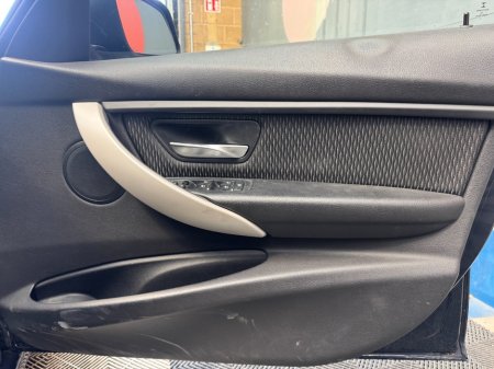 2017 BMW 3-Series - photo 17