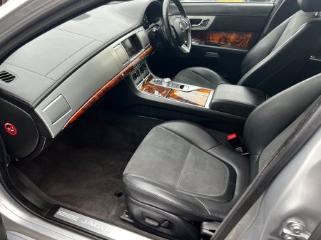2015 Jaguar XF - photo 12