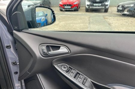 2017 Ford Focus - photo 25