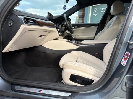 2017 BMW 5-Series - photo 18
