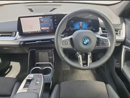 2025 BMW iX1 - photo 5