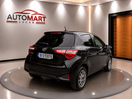 2018 Toyota Vitz - photo 16