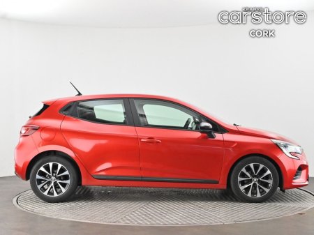 2023 Renault Clio - photo 2