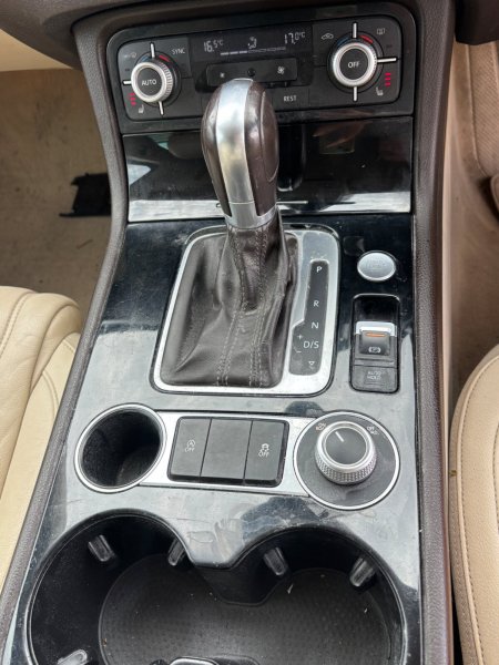 2016 Volkswagen Touareg - photo 14