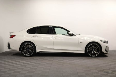 2023 BMW 3-Series - photo 7