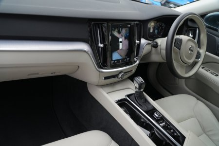 2020 Volvo V60 - photo 18