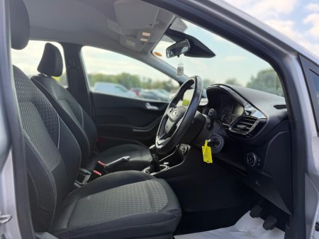 2018 Ford Fiesta - photo 17