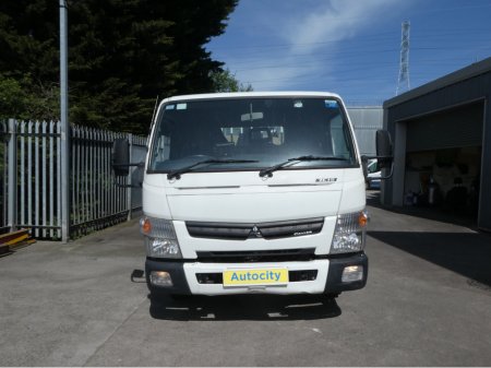 2015 Mitsubishi Canter - photo 2