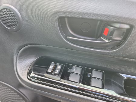 2016 Toyota Aqua - photo 17