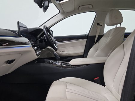 2021 BMW 5-Series - photo 7