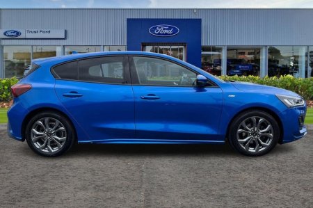 2023 Ford Focus - photo 3