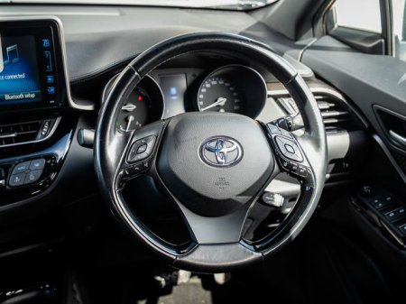 2019 Toyota C-HR - photo 2