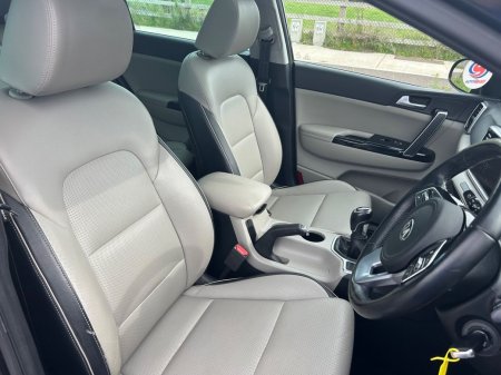 2021 Kia Sportage - photo 17