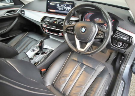 2022 BMW 5-Series - photo 13