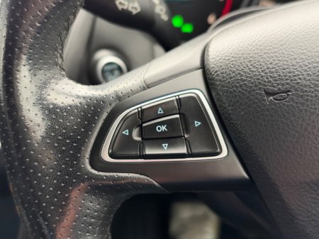2017 Ford Focus - photo 16