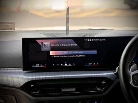 2025 BMW 3-Series - photo 15