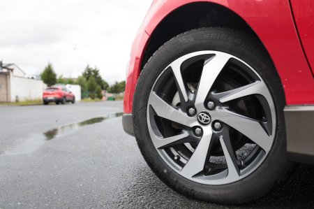 2015 Toyota Aqua - photo 3