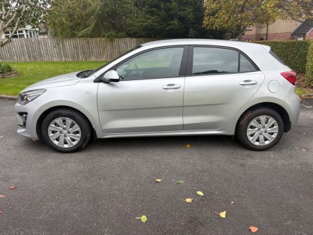 2021 Kia Rio - photo 22