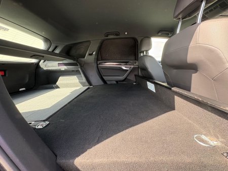 2023 Volkswagen Touareg - photo 7