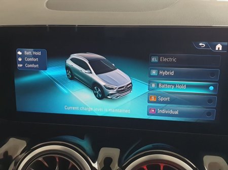 2025 Mercedes-Benz GLA - photo 24