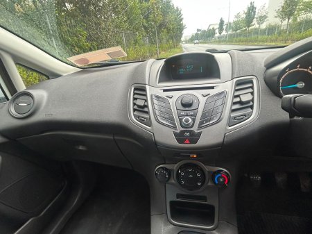 2014 Ford Fiesta - photo 10