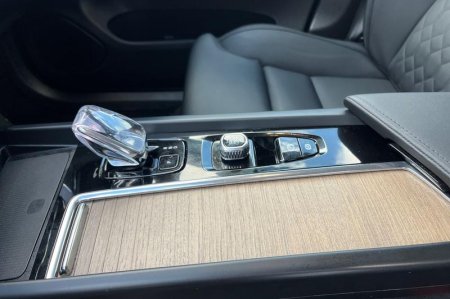 2025 Volvo XC60 - photo 35