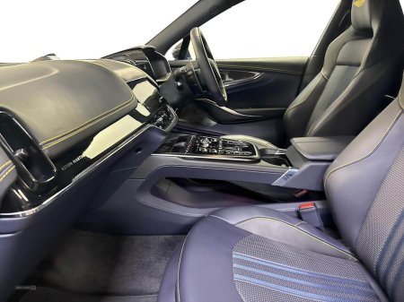 2025 Aston Martin DBX - photo 22