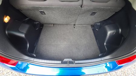 2015 Toyota Vitz - photo 24