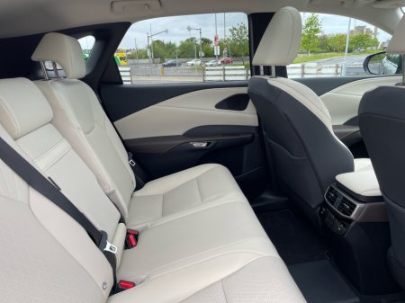 2025 Lexus RX450H+ - photo 9