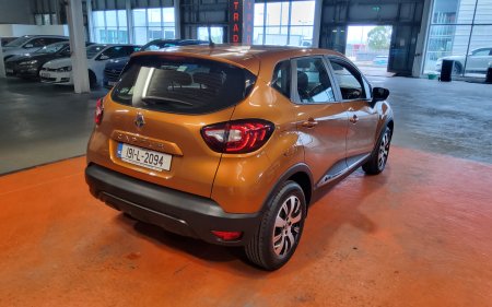 2019 Renault Captur - photo 2